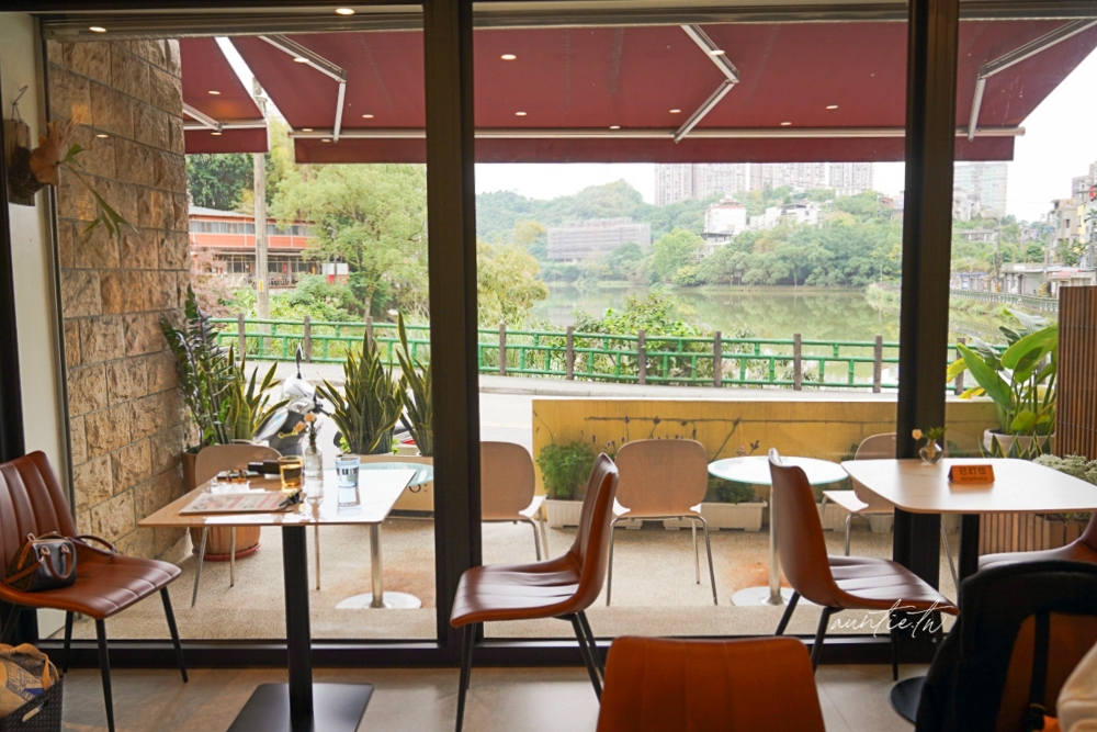 【新北】汐止｜來可咖啡 LAGO CAFE，金龍湖畔療癒湖景咖啡廳
