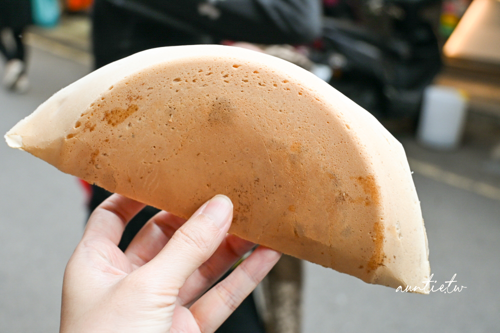 【新北】淡水站｜福哥石頭餅，50種口味互尬，一開攤就排隊的酥脆石頭餅