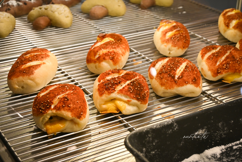 【花蓮】壽豐｜常紅蛋糕 Redever cake，極度濃郁榴槤千層，壽豐車站美食