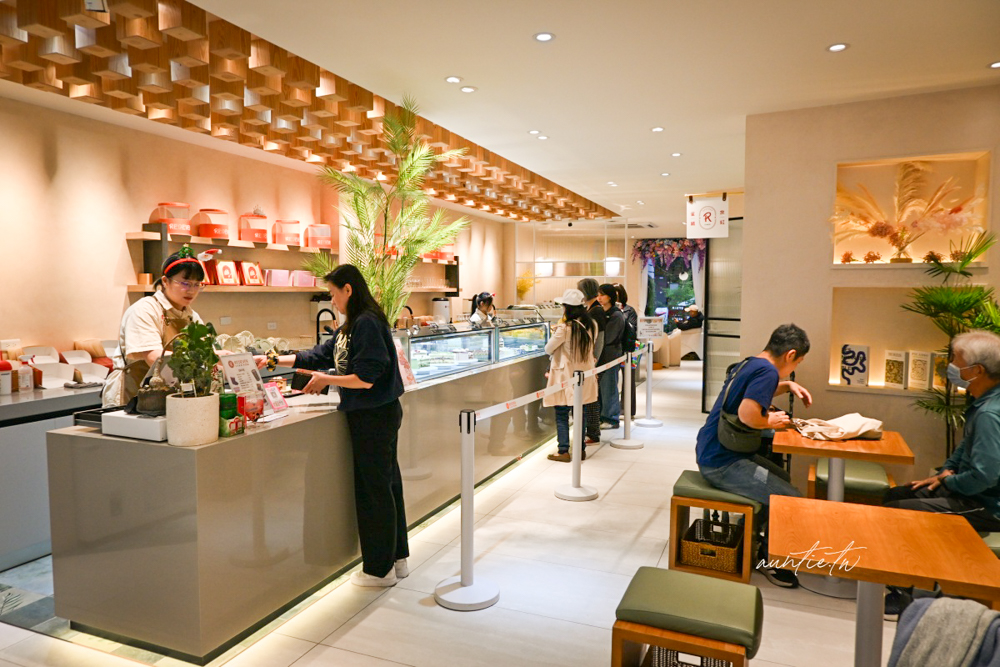 【花蓮】壽豐｜常紅蛋糕 Redever cake，極度濃郁榴槤千層，壽豐車站美食