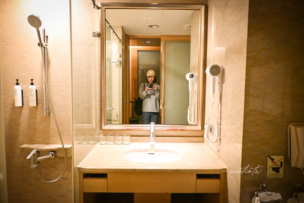 【花蓮住宿】經典假日飯店，花蓮火車站住宿推薦，車站五分鐘，舒適乾淨，花蓮住宿推薦