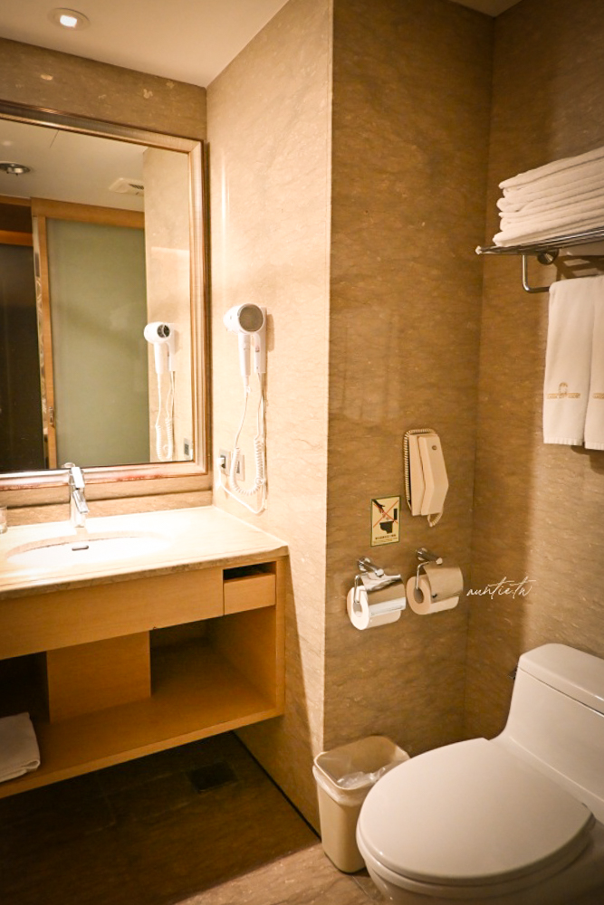 【花蓮住宿】經典假日飯店，花蓮火車站住宿推薦，車站五分鐘，舒適乾淨，花蓮住宿推薦