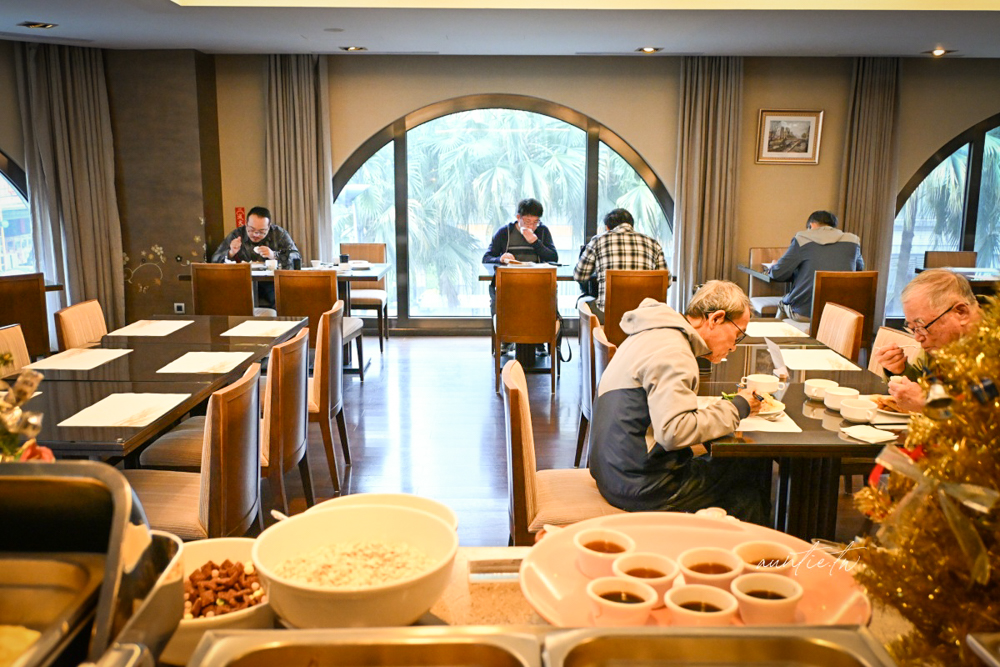 【花蓮住宿】經典假日飯店，花蓮火車站住宿推薦，車站五分鐘，舒適乾淨，花蓮住宿推薦