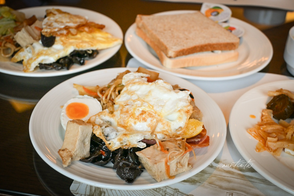 【花蓮住宿】經典假日飯店，花蓮火車站住宿推薦，車站五分鐘，舒適乾淨，花蓮住宿推薦