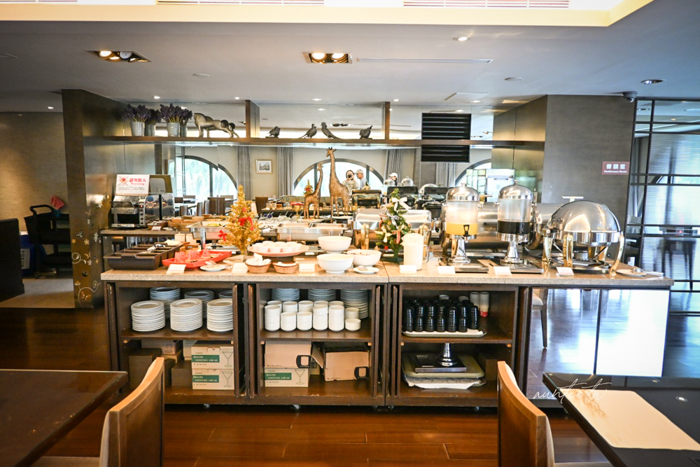 【花蓮住宿】經典假日飯店，花蓮火車站住宿推薦，車站五分鐘，舒適乾淨，花蓮住宿推薦