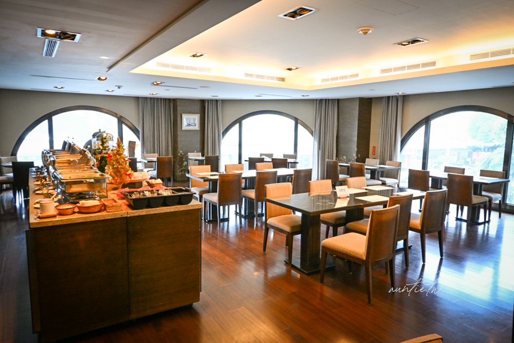 【花蓮住宿】經典假日飯店，花蓮火車站住宿推薦，車站五分鐘，舒適乾淨，花蓮住宿推薦