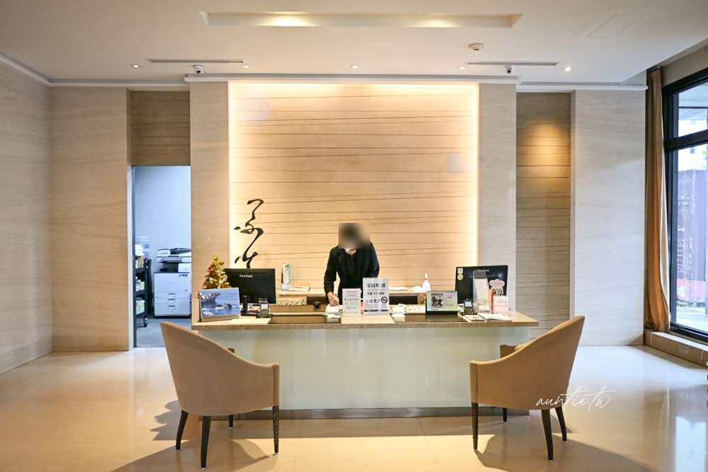 【花蓮住宿】經典假日飯店，花蓮火車站住宿推薦，車站五分鐘，舒適乾淨，花蓮住宿推薦