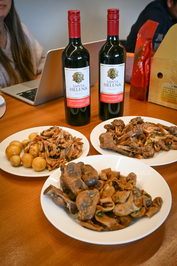 【宜蘭包棟民宿】冬山鄉｜八易閣，冬山河旁優質舒適民宿，烤肉區、電動麻將桌、免費紅酒滷味，