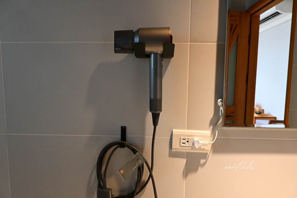 【宜蘭包棟民宿】冬山鄉｜八易閣，冬山河旁優質舒適民宿，烤肉區、電動麻將桌、免費紅酒滷味，