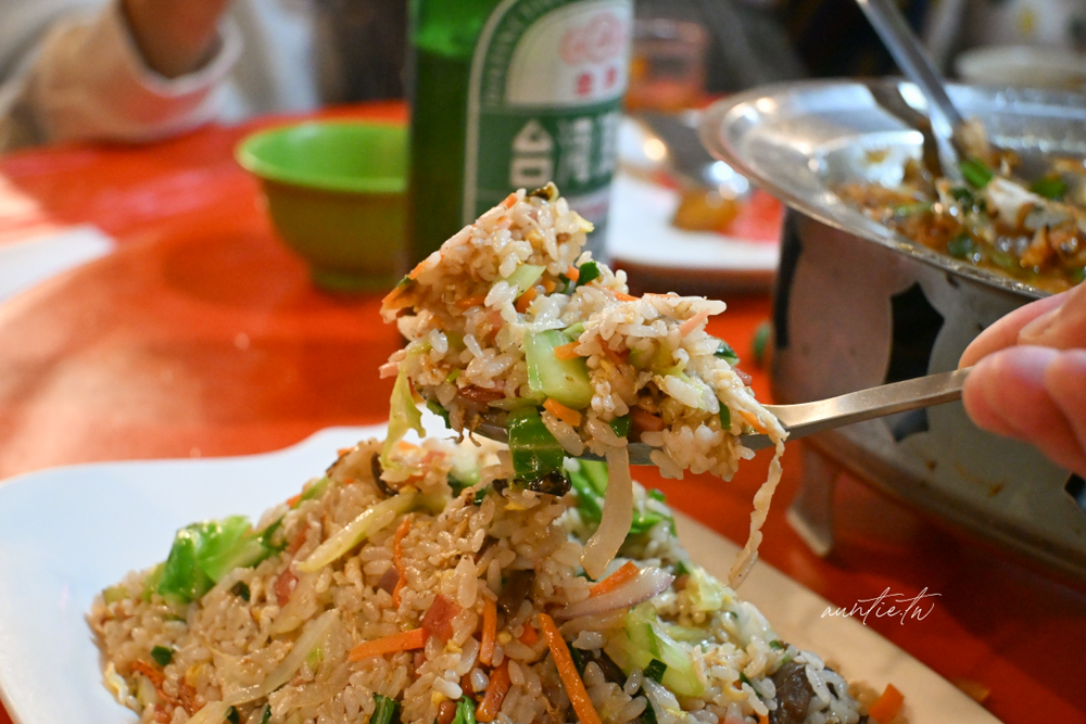 【宜蘭】冬山｜冬山阿源快炒桶仔雞，隱藏大廚道道都超強的隱密熱炒店！