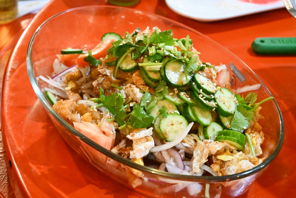 【宜蘭】冬山｜冬山阿源快炒桶仔雞，隱藏大廚道道都超強的隱密熱炒店！