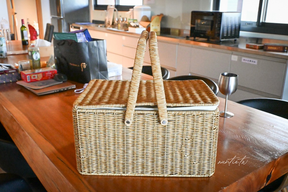 【宜蘭包棟民宿】冬山鄉｜八易閣，冬山河旁優質舒適民宿，烤肉區、電動麻將桌、免費紅酒滷味，