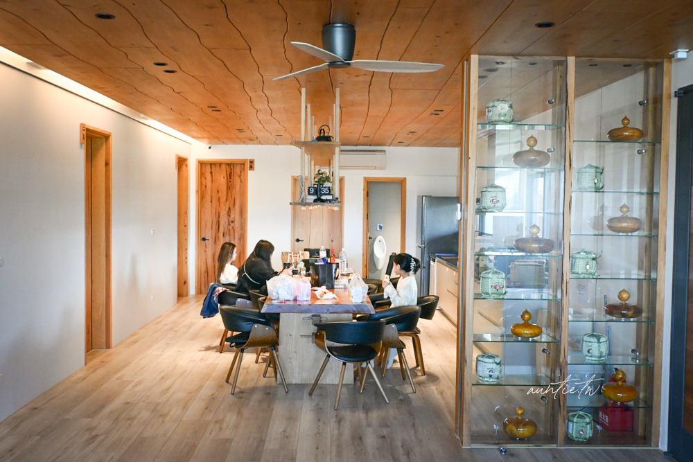 【宜蘭包棟民宿】冬山鄉｜八易閣，冬山河旁優質舒適民宿，烤肉區、電動麻將桌、免費紅酒滷味，