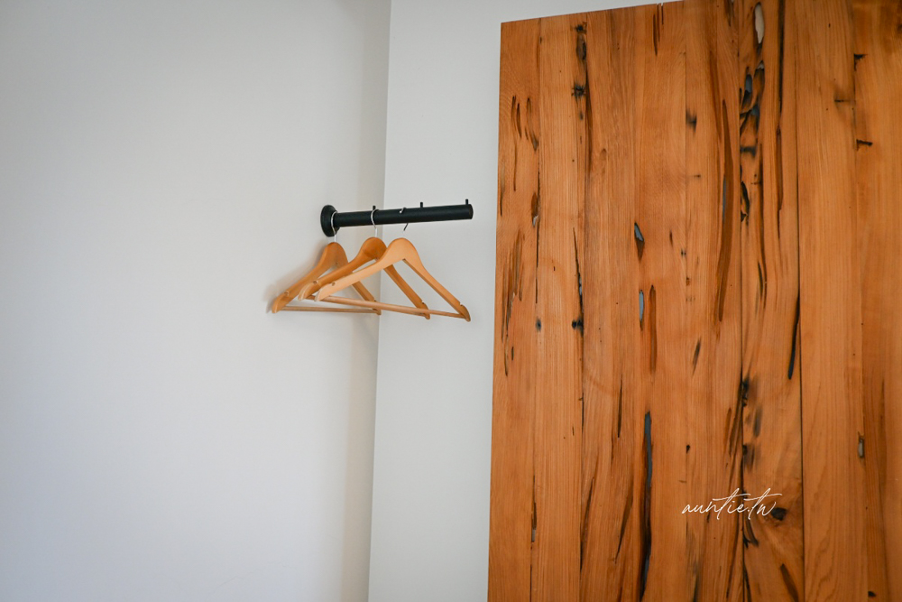 【宜蘭包棟民宿】冬山鄉｜八易閣，冬山河旁優質舒適民宿，烤肉區、電動麻將桌、免費紅酒滷味，