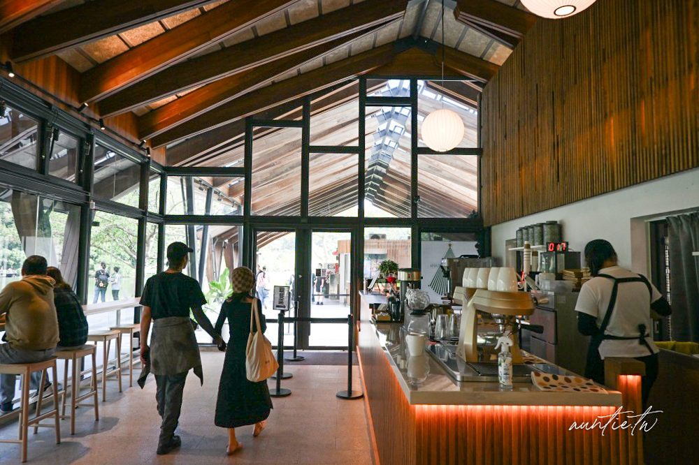 【宜蘭】礁溪｜Herbelle Tea 湖畔茶屋，龍潭湖旁悠閒茶屋