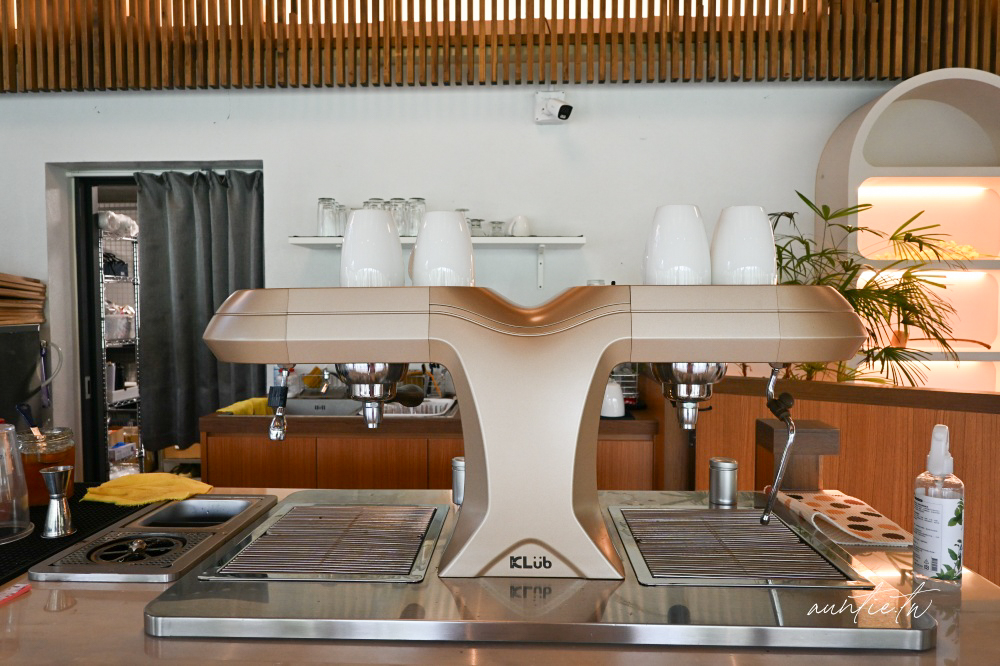 【宜蘭】礁溪｜Herbelle Tea 湖畔茶屋，龍潭湖旁悠閒茶屋