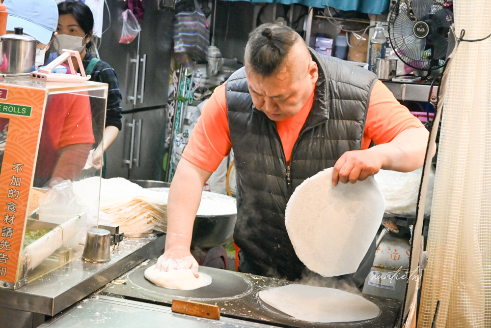 【宜蘭】羅東夜市｜宜蘭鄭記潤餅，現做潤餅皮，清爽脆口潤餅推薦