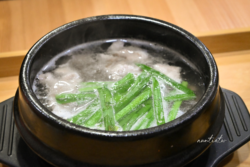 【台北】六張犁站｜李家餐廳，開店就客滿，韓國人開的豬肉湯飯