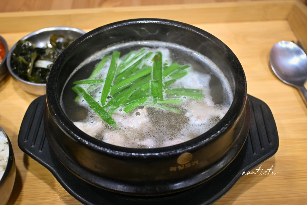 【台北】六張犁站｜李家餐廳，開店就客滿，韓國人開的豬肉湯飯