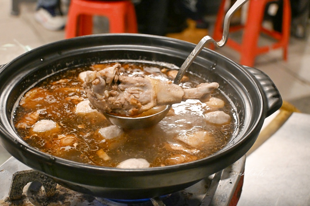 【宜蘭】皇帝食補，薑母鴨、香菇雞，配料通通40元，在地平價美味！