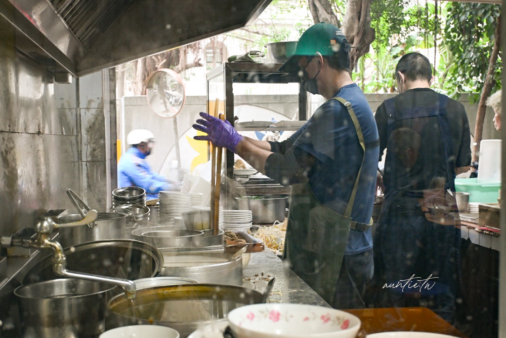 【台北】大橋頭站｜賣麵炎仔，復古氣氛在地老麵攤，米其林必比登推薦