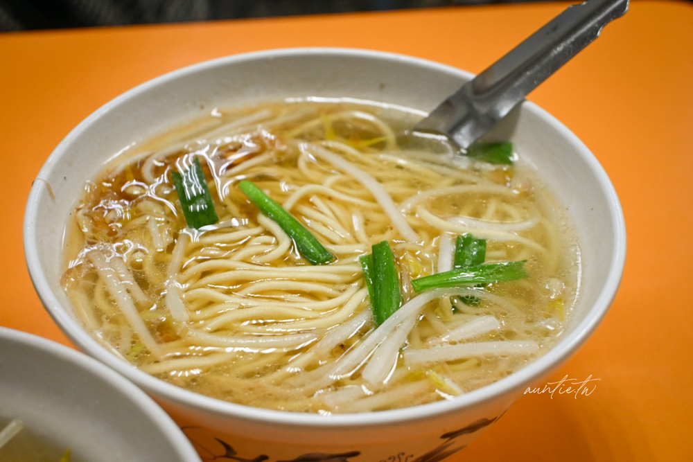 【台北】大橋頭站|賣麵炎仔,復古氣氛在地老麵攤,米其林必比登推薦 - 第18張圖 【台北】大橋頭站|賣麵炎仔,復古氣氛在地老麵攤,米其林必比登推薦