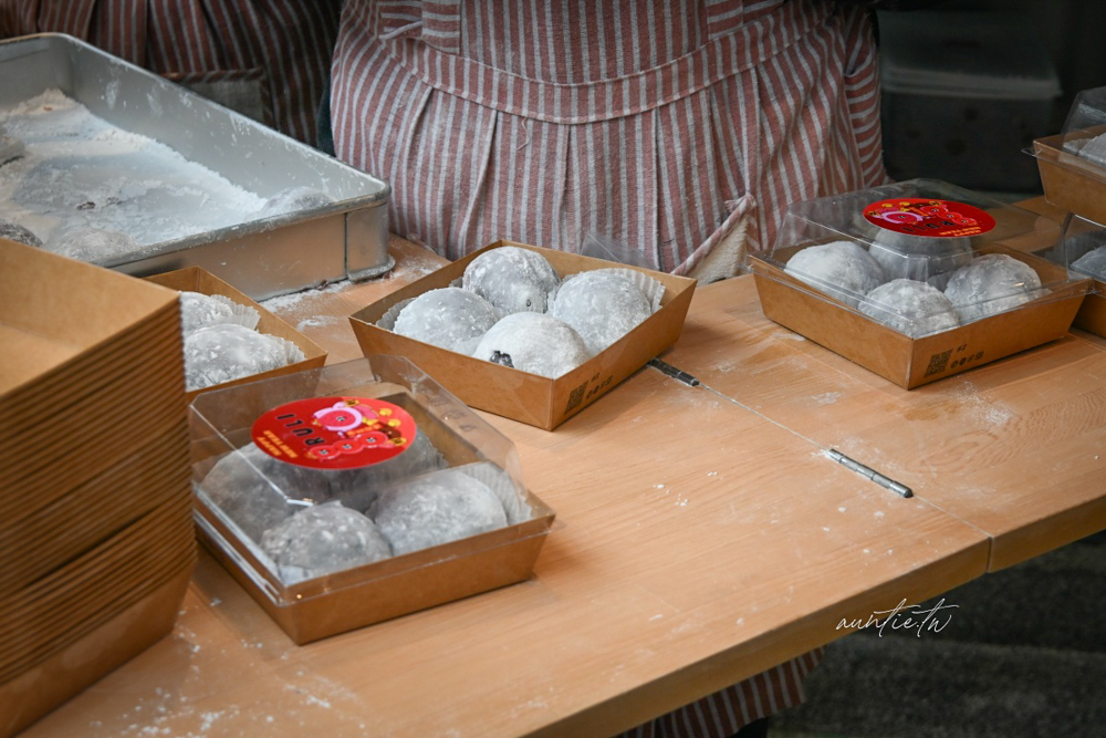 【台北】迪化街｜路力草莓大福，平日排隊 1 個半小時，迪化街人氣草莓大福