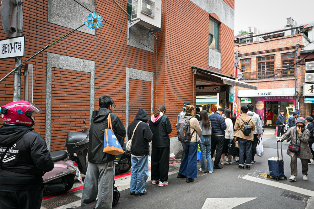 【台北】迪化街｜幸福草莓大福，客製化草莓大福，柔軟大福外皮，不甜不膩紅豆餡，迪化街草莓大福推薦