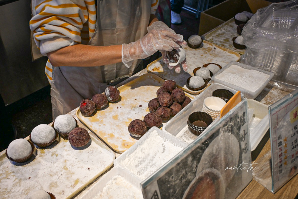【台北】迪化街｜幸福草莓大福，客製化草莓大福，柔軟大福外皮，不甜不膩紅豆餡，迪化街草莓大福推薦