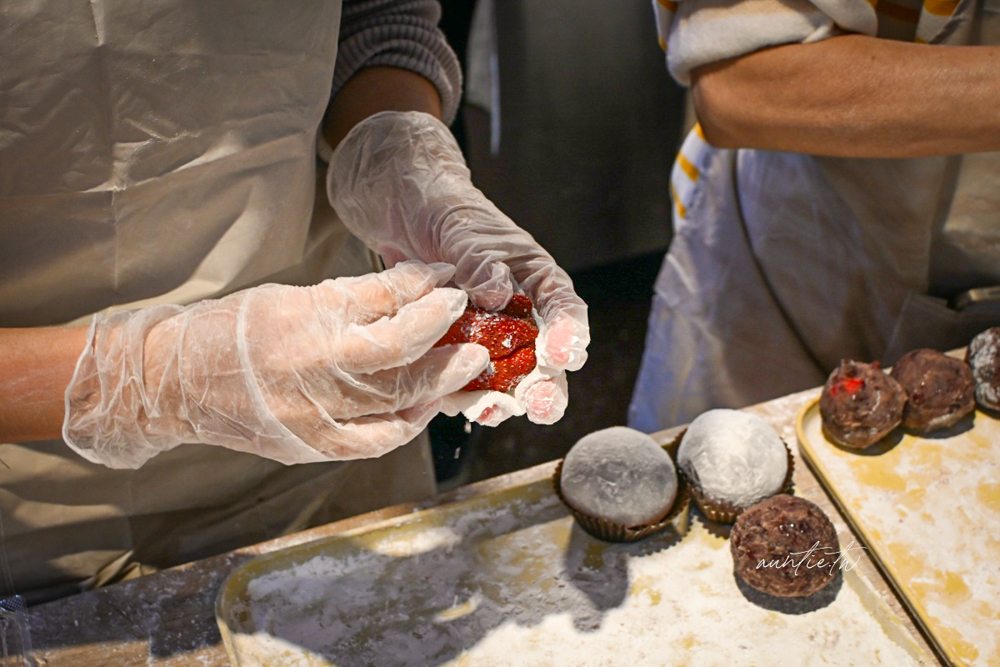 【台北】迪化街｜幸福草莓大福，客製化草莓大福，柔軟大福外皮，不甜不膩紅豆餡，迪化街草莓大福推薦