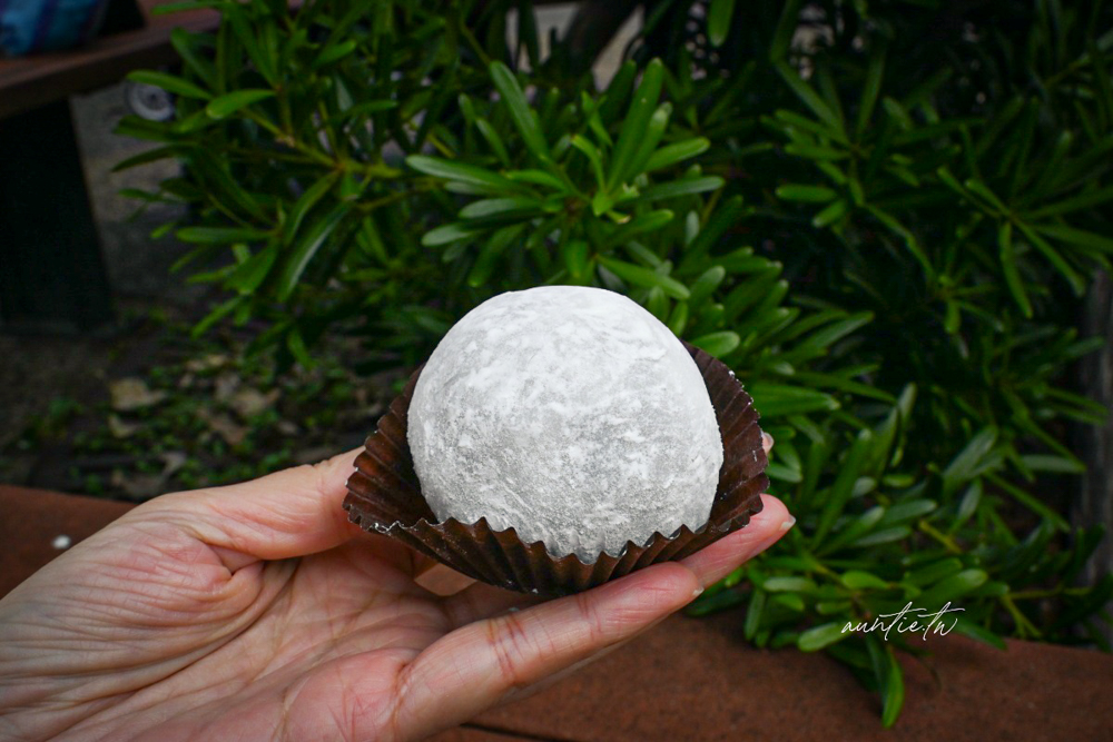 【台北】迪化街｜幸福草莓大福，客製化草莓大福，柔軟大福外皮，不甜不膩紅豆餡，迪化街草莓大福推薦