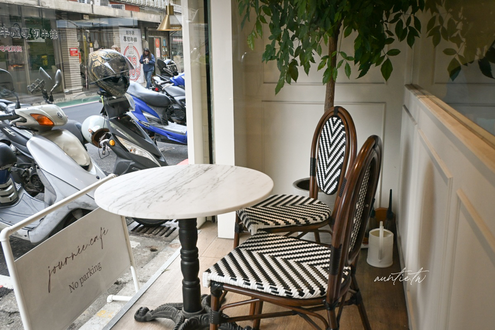 【台北】市政府站｜journée café，優雅夢幻白色系港式早午餐