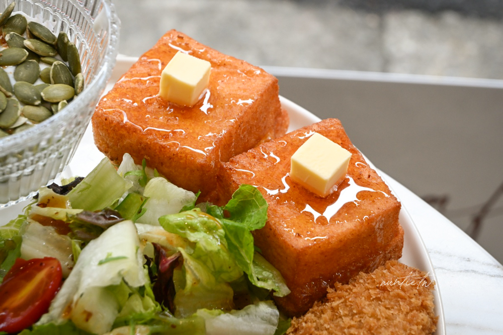 【台北】市政府站｜journée café，優雅夢幻白色系港式早午餐