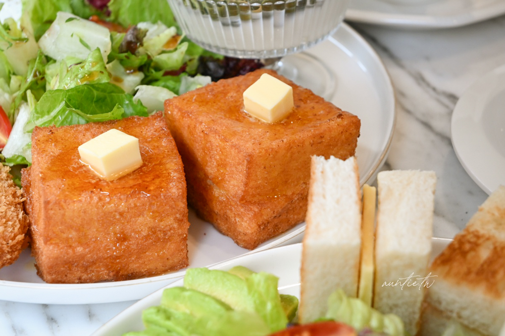 【台北】市政府站｜journée café，優雅夢幻白色系港式早午餐