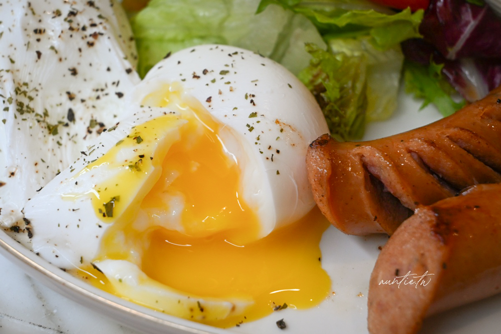 【台北】市政府站｜journée café，優雅夢幻白色系港式早午餐