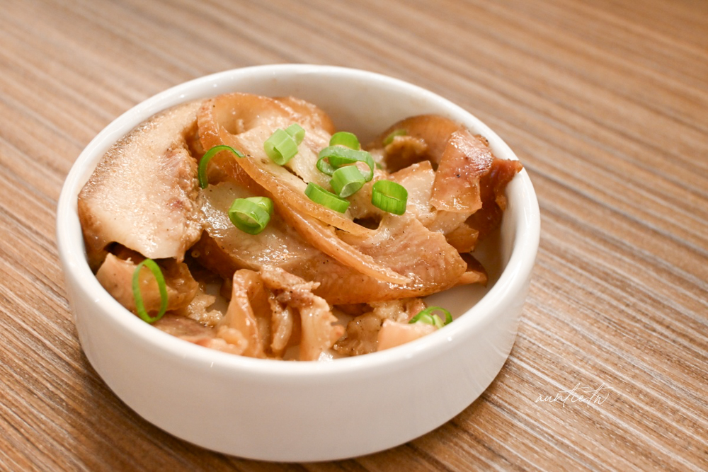 【台北】西湖站｜18冠軍牛肉麵內湖新開店，清爽牛肉湯頭，濃郁百菇雞湯麵