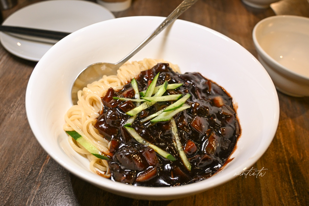 【台北】中山國中站｜韓華園韓式中華料理，道地韓式炸醬麵、糖醋肉