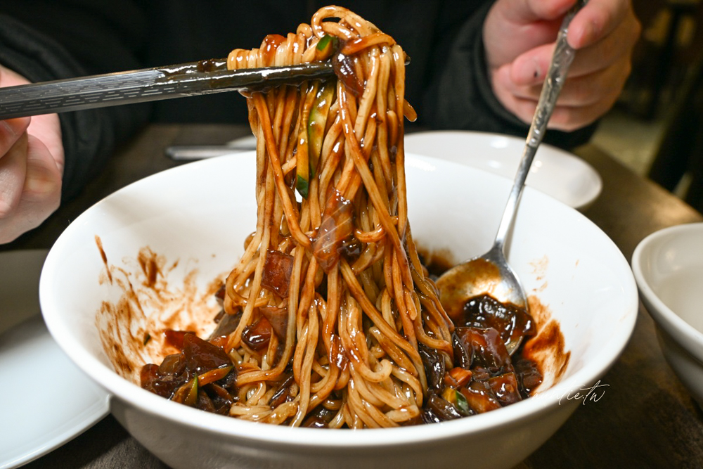 【台北】中山國中站｜韓華園韓式中華料理，道地韓式炸醬麵、糖醋肉