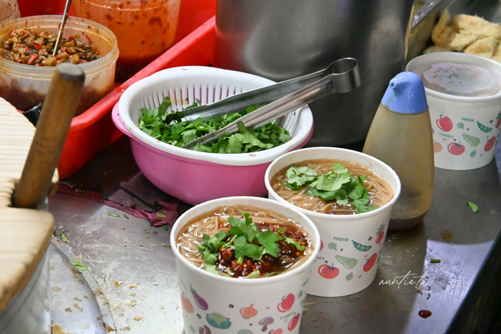 【新北】府中站｜阿國麻辣麵線，晚上九點開到半夜，辣到頭皮發麻麻辣麵線甜不辣