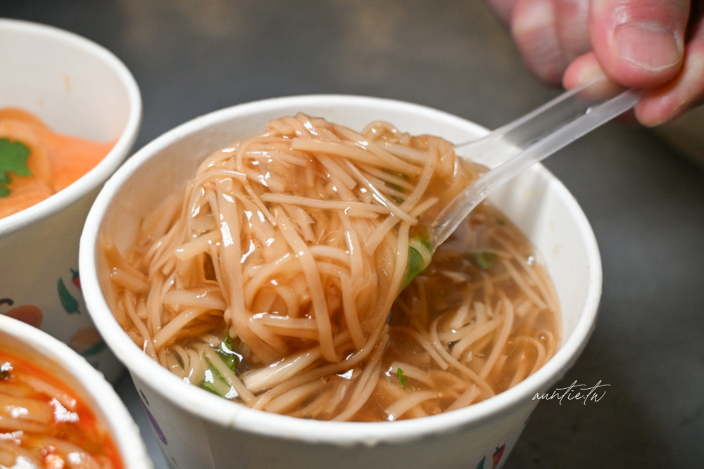 【新北】府中站｜阿國麻辣麵線，晚上九點開到半夜，辣到頭皮發麻麻辣麵線甜不辣