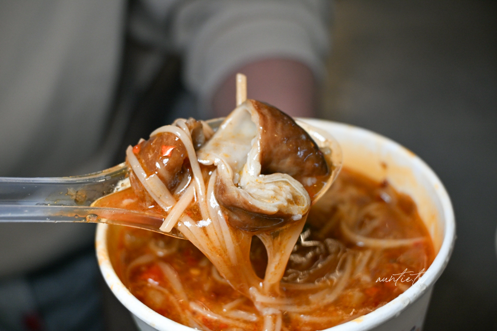 【新北】府中站｜阿國麻辣麵線，晚上九點開到半夜，辣到頭皮發麻麻辣麵線甜不辣