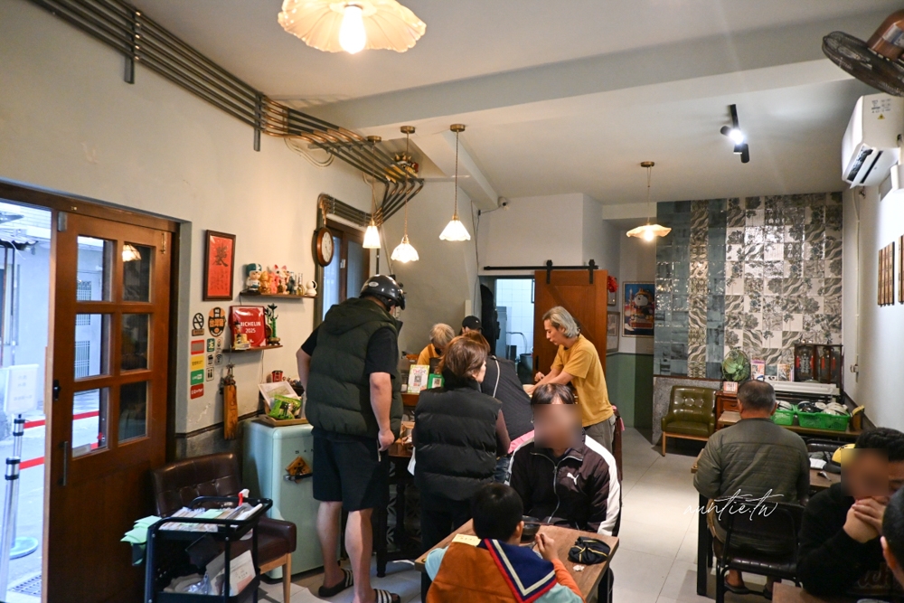 【台北】龍山寺｜露店 蘇來傳，萬華80年老店，蒜味醬油芋粿太好吃，太晚賣光光！