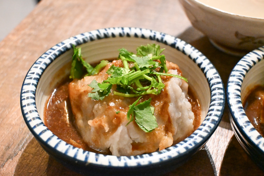 【台北】龍山寺｜露店 蘇來傳，萬華80年老店，蒜味醬油芋粿太好吃，太晚賣光光！