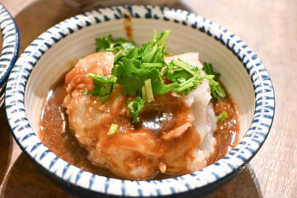 【台北】龍山寺｜露店 蘇來傳，萬華80年老店，蒜味醬油芋粿太好吃，太晚賣光光！