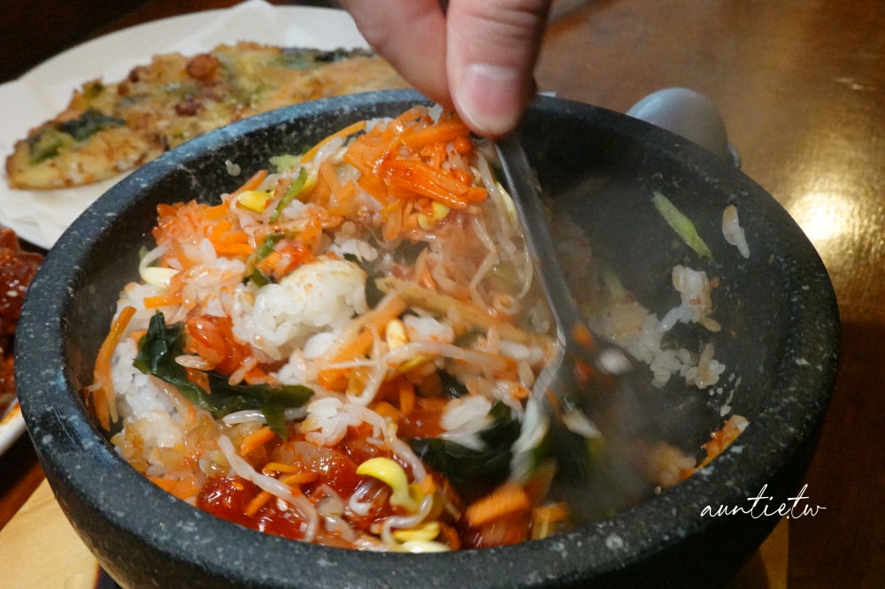 【台北】中山站｜四米大石鍋拌飯專賣，一開門就爆滿的石鍋拌飯