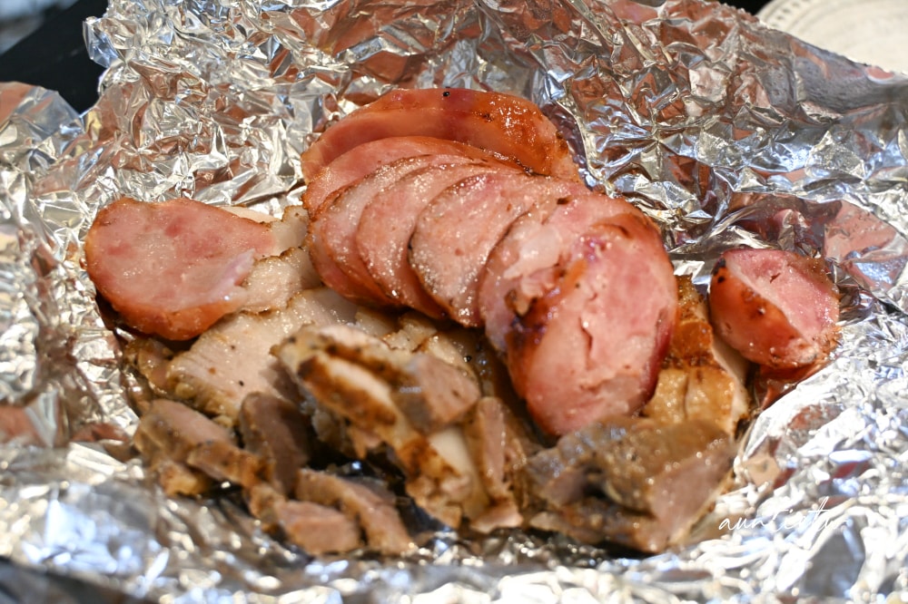 【台北】文德站｜世紀鹹豬肉，一週擺攤一天，鹹香夠味香腸鹹豬肉，文德黃昏夜市排隊美食