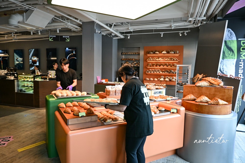 【台中】北屯區｜DUM DUM x Phase Coffee Roasters，開幕就爆紅麵包店咖啡廳