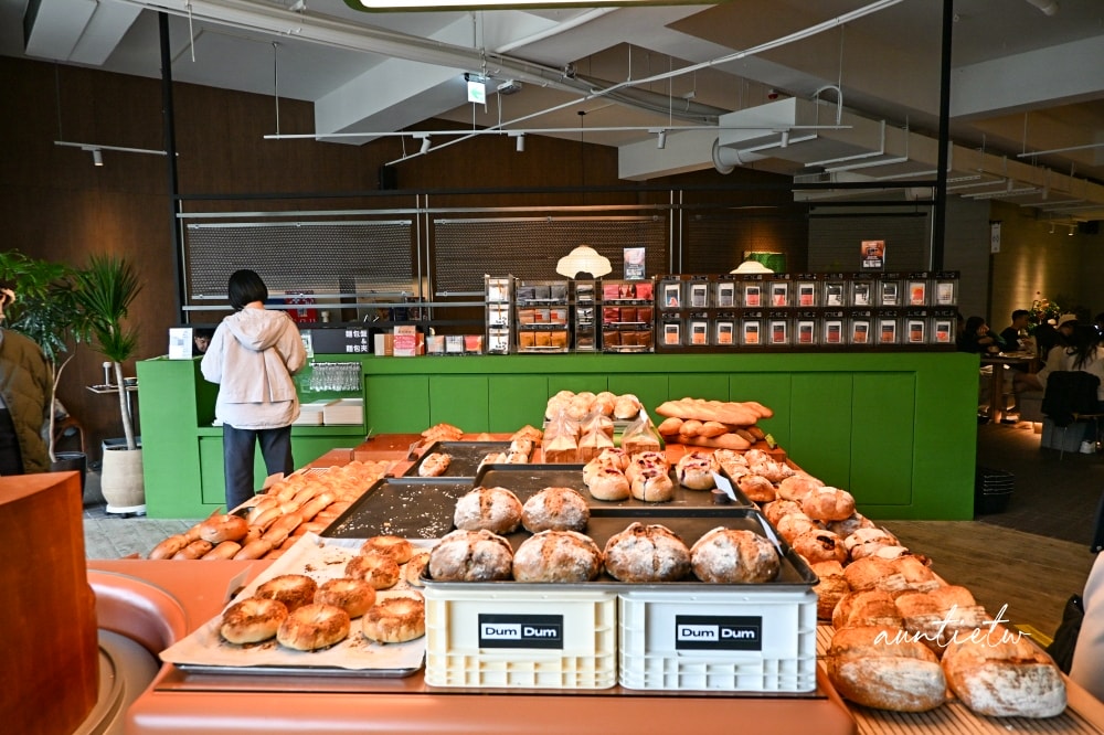 【台中】北屯區｜DUM DUM x Phase Coffee Roasters，開幕就爆紅麵包店咖啡廳