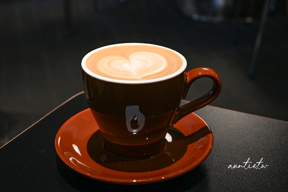 【台中】北屯區｜DUM DUM x Phase Coffee Roasters，開幕就爆紅麵包店咖啡廳