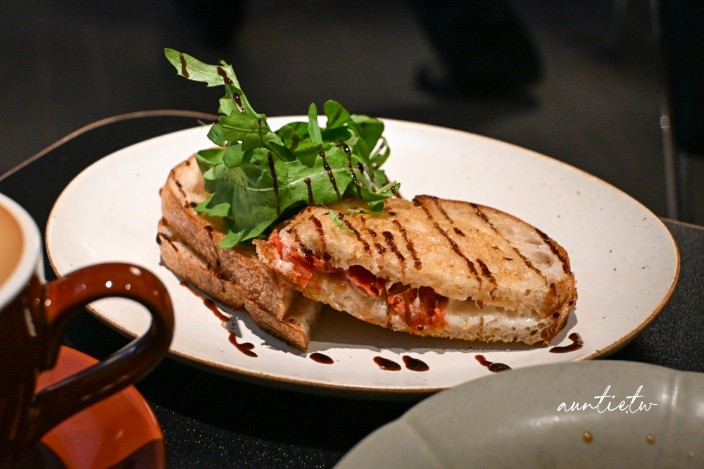 DUM DUM x Phase Coffee Roasters 水湳店｜12:00 出爐開賣 售完為止｜僅供現場排隊候位